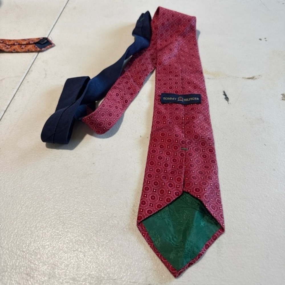 Tommy Hilfiger Mens Formal Neck Tie Blue/Green/pink square  design
